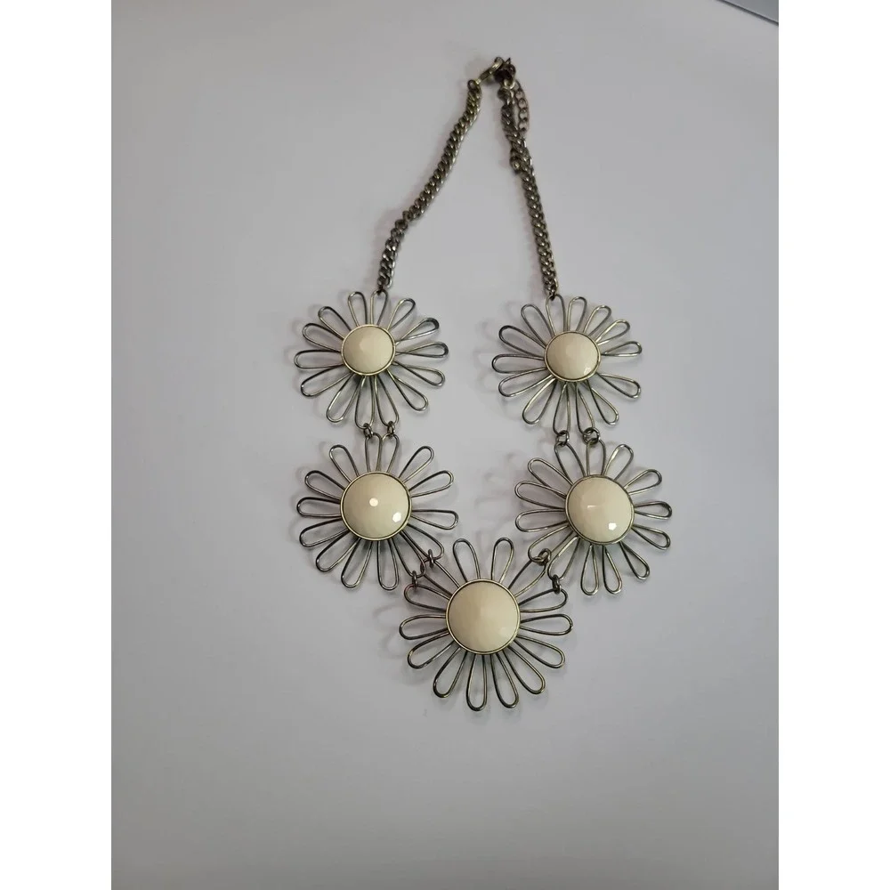 Gold Tone Daisy Flower Statement Necklace Cream Cabochon Floral Retro Mod